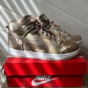 Nike “desert camo” dunk high